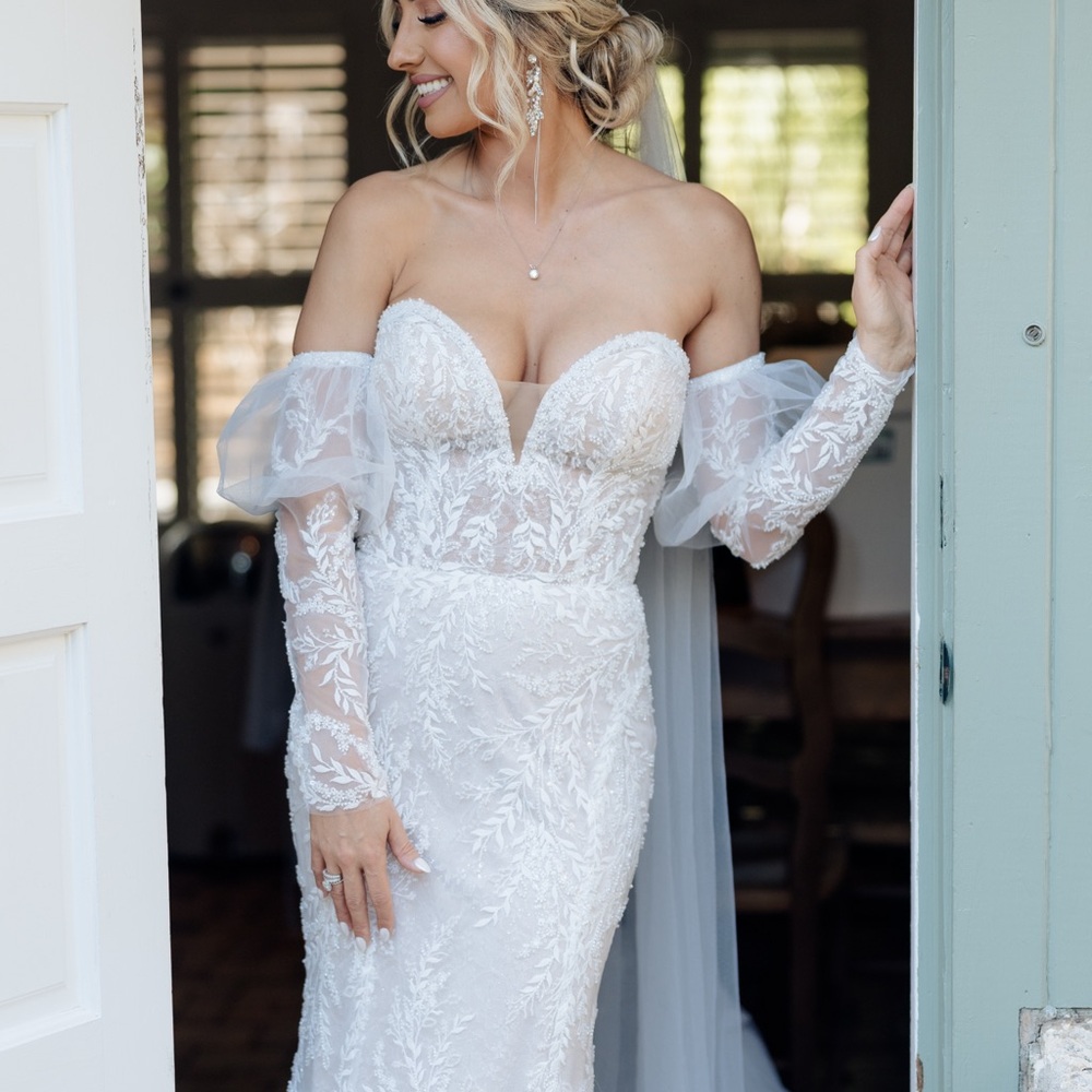 Elegant White Lace Wedding Dress